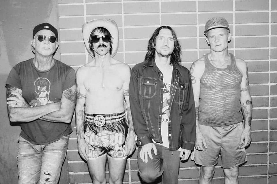Red Hot Chili Peppers UNSIGNED photograph M4645 NEW IMAGE Anthony Kiedis 