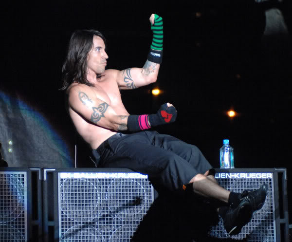 Live photos of just Anthony Kiedis on stage with RHCP (photos of Anthony wi...