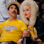 Anthony Kiedis lakers game with girlfriend
